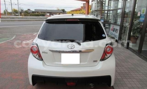 Buy Used Toyota Vitz White Car in Mwanza in Mwanza Buy Used Toyota Vitz White Car in Mwanza in Mwanza