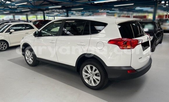Buy Used Toyota RAV4 White Car in Dowa in Dowa Buy Used Toyota RAV4 White Car in Dowa in Dowa