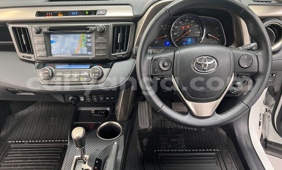 Buy Used Toyota RAV4 White Car in Dowa in Dowa Buy Used Toyota RAV4 White Car in Dowa in Dowa