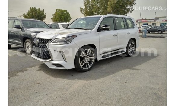 Acheter Import Voiture Lexus LX Blanc à Import - Dubai, Malawi Acheter Import Voiture Lexus LX Blanc à Import - Dubai, Malawi