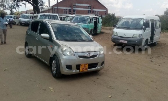 Nunua Ilio tumika Daihatsu Mira Silver Gari ndani ya Blantyre nchini Malawi Nunua Ilio tumika Daihatsu Mira Silver Gari ndani ya Blantyre nchini Malawi