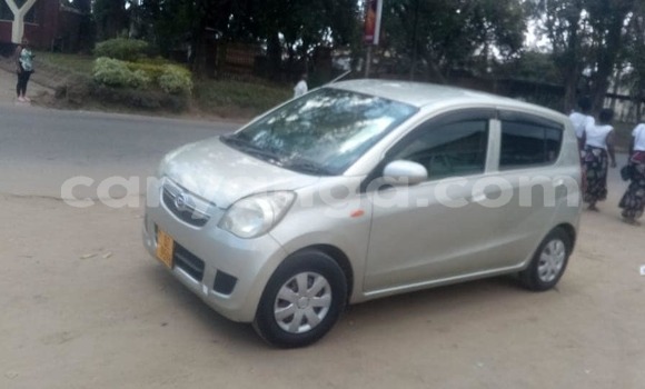 Nunua Ilio tumika Daihatsu Mira Silver Gari ndani ya Blantyre nchini Malawi Nunua Ilio tumika Daihatsu Mira Silver Gari ndani ya Blantyre nchini Malawi