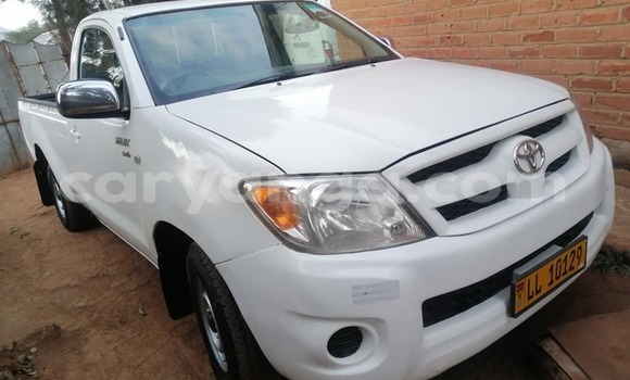 Nunua Ilio tumika Toyota Hilux White Gari ndani ya Blantyre nchini Malawi Nunua Ilio tumika Toyota Hilux White Gari ndani ya Blantyre nchini Malawi