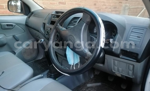 Nunua Ilio tumika Toyota Hilux White Gari ndani ya Blantyre nchini Malawi Nunua Ilio tumika Toyota Hilux White Gari ndani ya Blantyre nchini Malawi
