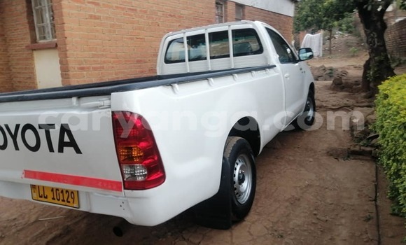 Nunua Ilio tumika Toyota Hilux White Gari ndani ya Blantyre nchini Malawi Nunua Ilio tumika Toyota Hilux White Gari ndani ya Blantyre nchini Malawi