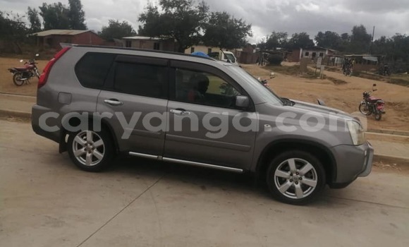 Nunua Ilio tumika Nissan X–Trail Brown Gari ndani ya Blantyre nchini Malawi Nunua Ilio tumika Nissan X–Trail Brown Gari ndani ya Blantyre nchini Malawi