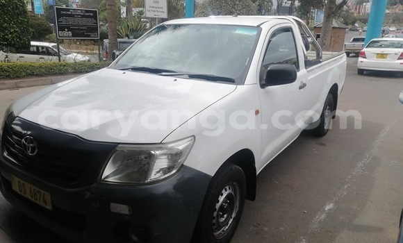 Nunua Ilio tumika Toyota Hilux White Gari ndani ya Blantyre nchini Malawi Nunua Ilio tumika Toyota Hilux White Gari ndani ya Blantyre nchini Malawi