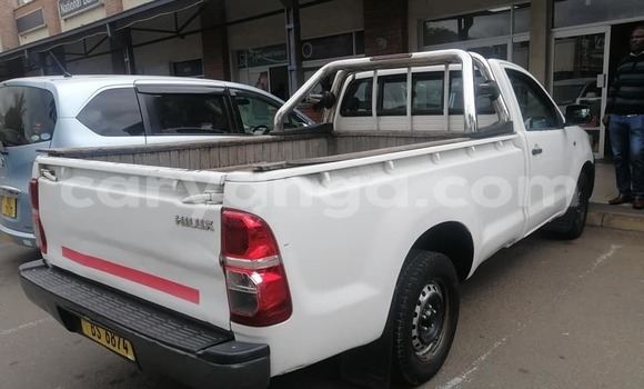 Nunua Ilio tumika Toyota Hilux White Gari ndani ya Blantyre nchini Malawi Nunua Ilio tumika Toyota Hilux White Gari ndani ya Blantyre nchini Malawi