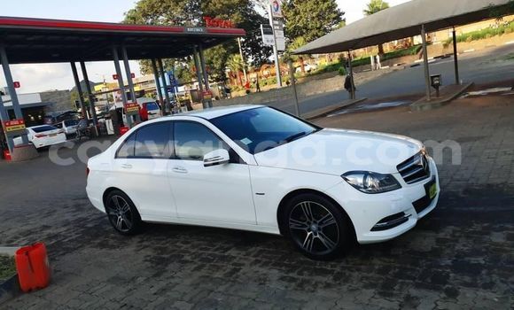 Nunua Ilio tumika Mercedes‒Benz C–Class White Gari ndani ya Blantyre nchini Malawi Nunua Ilio tumika Mercedes‒Benz C–Class White Gari ndani ya Blantyre nchini Malawi