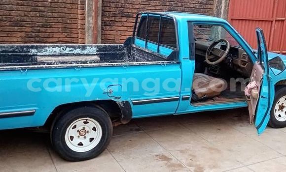 Nunua Ilio tumika Toyota Hilux Blue Gari ndani ya Blantyre nchini Malawi Nunua Ilio tumika Toyota Hilux Blue Gari ndani ya Blantyre nchini Malawi