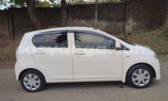 Buy Used Daihatsu Mira White Car in Blantyre in Malawi Buy Used Daihatsu Mira White Car in Blantyre in Malawi