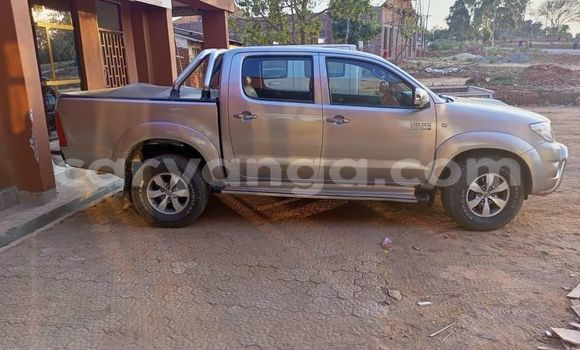 Nunua Ilio tumika Toyota Hilux Silver Gari ndani ya Blantyre nchini Malawi Nunua Ilio tumika Toyota Hilux Silver Gari ndani ya Blantyre nchini Malawi