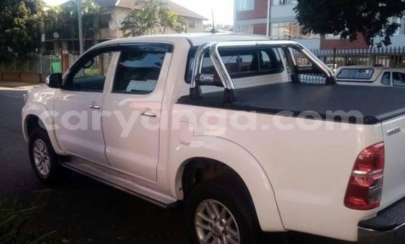 Buy Used Toyota Hilux White Car in Blantyre in Malawi Buy Used Toyota Hilux White Car in Blantyre in Malawi