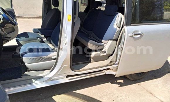 Buy Used Toyota Sienta Silver Car in Salima in Malawi Buy Used Toyota Sienta Silver Car in Salima in Malawi