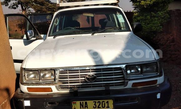 Buy Used Toyota Land Cruiser White Car in Salima in Malawi Buy Used Toyota Land Cruiser White Car in Salima in Malawi