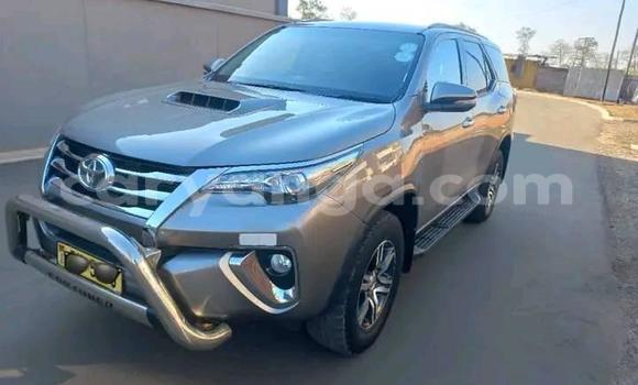 Acheter Occasion Voiture Toyota Fortuner Gris à Lilongwe, Malawi Acheter Occasion Voiture Toyota Fortuner Gris à Lilongwe, Malawi