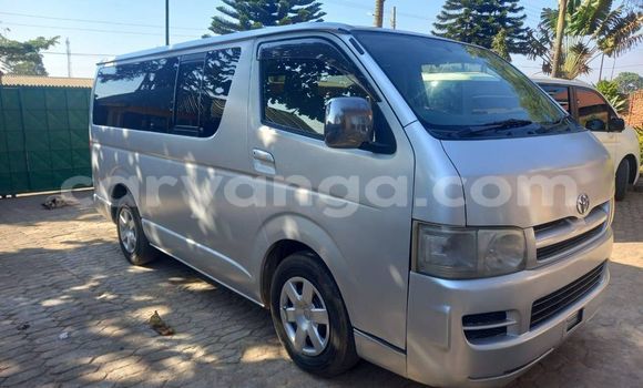 Nunua Ilio tumika Toyota Regius Silver Gari ndani ya Blantyre nchini Malawi
