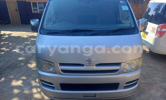 Nunua Ilio tumika Toyota Regius Silver Gari ndani ya Blantyre nchini Malawi Nunua Ilio tumika Toyota Regius Silver Gari ndani ya Blantyre nchini Malawi