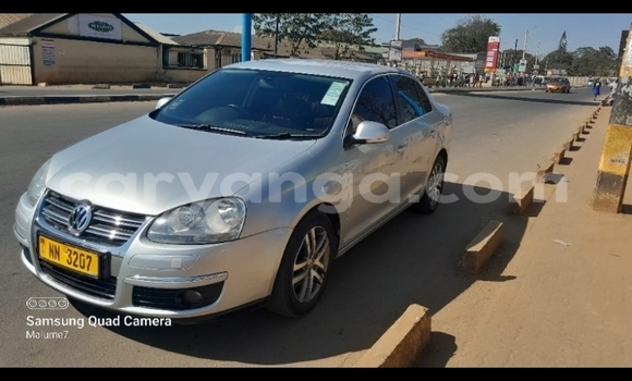 Nunua Ilio tumika Volkswagen Jetta Silver Gari ndani ya Blantyre nchini Malawi
