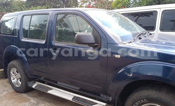 Buy Used Nissan Pathfinder Blue Car in Lilongwe in Malawi