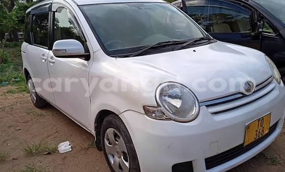 Nunua Ilio tumika Toyota Sienta White Gari ndani ya Lilongwe nchini Malawi Nunua Ilio tumika Toyota Sienta White Gari ndani ya Lilongwe nchini Malawi