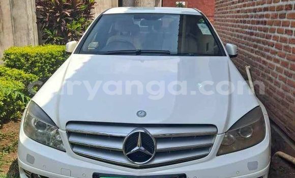Nunua Ilio tumika Mercedes‒Benz C–Class White Gari ndani ya Lilongwe nchini Malawi Nunua Ilio tumika Mercedes‒Benz C–Class White Gari ndani ya Lilongwe nchini Malawi