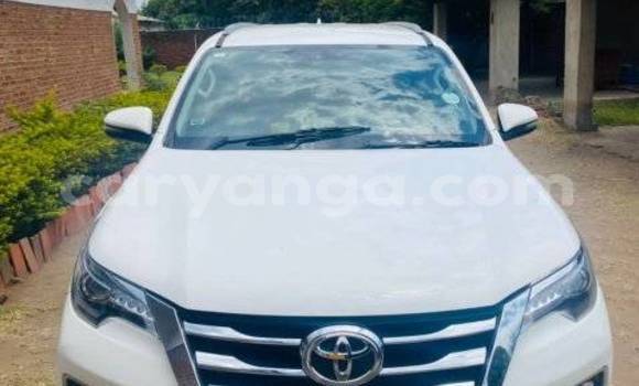 Acheter Occasion Voiture Toyota Fortuner Blanc à Lilongwe, Malawi Acheter Occasion Voiture Toyota Fortuner Blanc à Lilongwe, Malawi