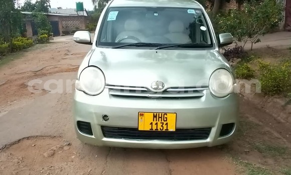 Buy Used Toyota Sienta Green Car in Blantyre in Malawi Buy Used Toyota Sienta Green Car in Blantyre in Malawi