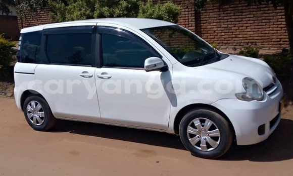 Buy Used Toyota Sienta White Car in Blantyre in Malawi Buy Used Toyota Sienta White Car in Blantyre in Malawi