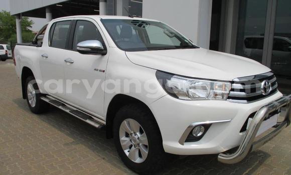 Nunua Ilio tumika Toyota Hilux White Gari ndani ya Blantyre nchini Malawi Nunua Ilio tumika Toyota Hilux White Gari ndani ya Blantyre nchini Malawi