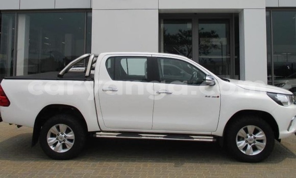 Nunua Ilio tumika Toyota Hilux White Gari ndani ya Blantyre nchini Malawi Nunua Ilio tumika Toyota Hilux White Gari ndani ya Blantyre nchini Malawi