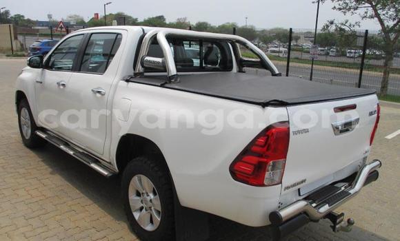 Nunua Ilio tumika Toyota Hilux White Gari ndani ya Blantyre nchini Malawi Nunua Ilio tumika Toyota Hilux White Gari ndani ya Blantyre nchini Malawi