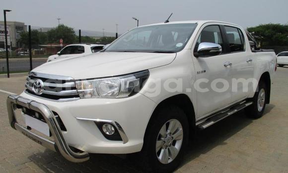 Nunua Ilio tumika Toyota Hilux White Gari ndani ya Blantyre nchini Malawi Nunua Ilio tumika Toyota Hilux White Gari ndani ya Blantyre nchini Malawi