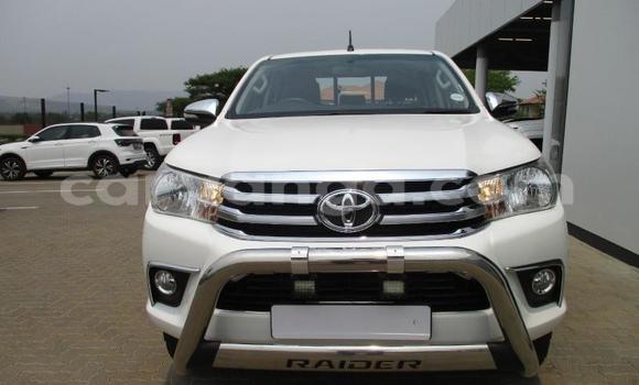 Nunua Ilio tumika Toyota Hilux White Gari ndani ya Blantyre nchini Malawi Nunua Ilio tumika Toyota Hilux White Gari ndani ya Blantyre nchini Malawi