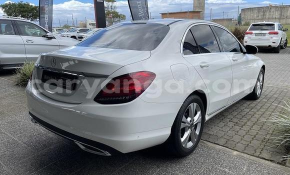 Nunua Ilio tumika Mercedes‒Benz C–Class White Gari ndani ya Blantyre nchini Malawi Nunua Ilio tumika Mercedes‒Benz C–Class White Gari ndani ya Blantyre nchini Malawi