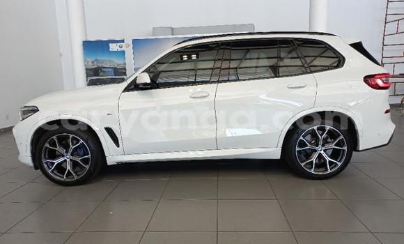 Nunua Ilio tumika BMW X5 White Gari ndani ya Blantyre nchini Malawi Nunua Ilio tumika BMW X5 White Gari ndani ya Blantyre nchini Malawi