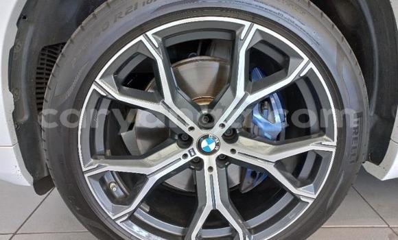Nunua Ilio tumika BMW X5 White Gari ndani ya Blantyre nchini Malawi Nunua Ilio tumika BMW X5 White Gari ndani ya Blantyre nchini Malawi