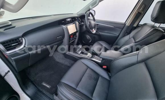 Nunua Ilio tumika Toyota Fortuner White Gari ndani ya Blantyre nchini Malawi Nunua Ilio tumika Toyota Fortuner White Gari ndani ya Blantyre nchini Malawi