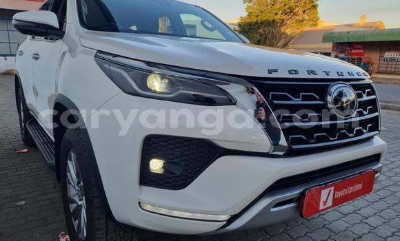 Nunua Ilio tumika Toyota Fortuner White Gari ndani ya Blantyre nchini Malawi Nunua Ilio tumika Toyota Fortuner White Gari ndani ya Blantyre nchini Malawi