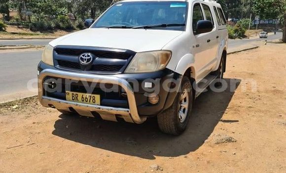 Nunua Ilio tumika Toyota Hilux White Gari ndani ya Blantyre nchini Malawi Nunua Ilio tumika Toyota Hilux White Gari ndani ya Blantyre nchini Malawi