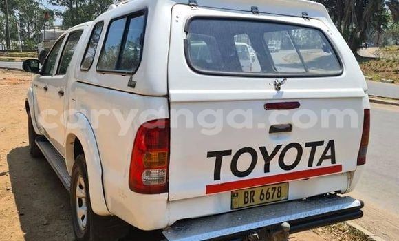 Nunua Ilio tumika Toyota Hilux White Gari ndani ya Blantyre nchini Malawi Nunua Ilio tumika Toyota Hilux White Gari ndani ya Blantyre nchini Malawi