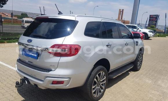 Nunua Ilio tumika Ford Everest Silver Gari ndani ya Blantyre nchini Malawi Nunua Ilio tumika Ford Everest Silver Gari ndani ya Blantyre nchini Malawi