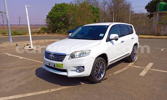 Buy Used Toyota Vanguard White Car in Lilongwe in Malawi Buy Used Toyota Vanguard White Car in Lilongwe in Malawi