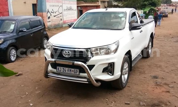 Nunua Ilio tumika Toyota Hilux White Gari ndani ya Blantyre nchini Malawi Nunua Ilio tumika Toyota Hilux White Gari ndani ya Blantyre nchini Malawi