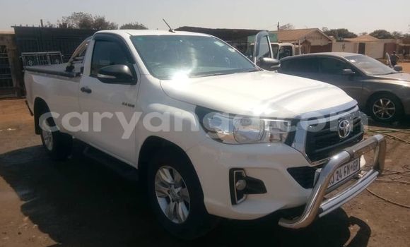 Nunua Ilio tumika Toyota Hilux White Gari ndani ya Blantyre nchini Malawi Nunua Ilio tumika Toyota Hilux White Gari ndani ya Blantyre nchini Malawi