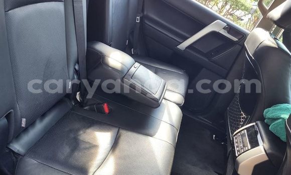 Nunua Ilio tumika Toyota Land Cruiser Prado White Gari ndani ya Blantyre nchini Malawi Nunua Ilio tumika Toyota Land Cruiser Prado White Gari ndani ya Blantyre nchini Malawi