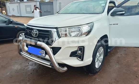 Nunua Ilio tumika Toyota Hilux White Gari ndani ya Blantyre nchini Malawi Nunua Ilio tumika Toyota Hilux White Gari ndani ya Blantyre nchini Malawi