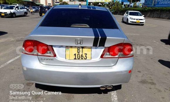 Nunua Ilio tumika Honda Civic Silver Gari ndani ya Blantyre nchini Malawi Nunua Ilio tumika Honda Civic Silver Gari ndani ya Blantyre nchini Malawi