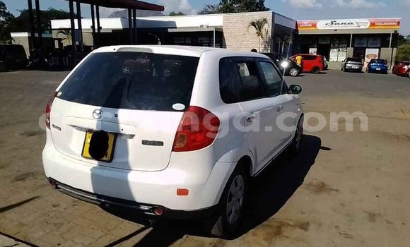 Nunua Ilio tumika Mazda Verisa White Gari ndani ya Blantyre nchini Malawi Nunua Ilio tumika Mazda Verisa White Gari ndani ya Blantyre nchini Malawi