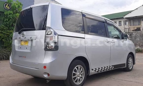 Nunua Ilio tumika Toyota Voxy Silver Gari ndani ya Blantyre nchini Malawi Nunua Ilio tumika Toyota Voxy Silver Gari ndani ya Blantyre nchini Malawi